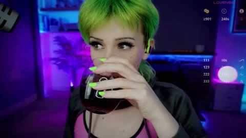 Snapshot of katie_cutie_ts chatting on 10-24-25, 07:54 Katie online show from 10-24-25, 07:54