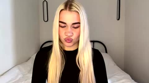 katie_glow online show from 07-28-26, 05:25