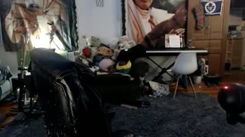 Katie online show from 06-17-26, 04:59