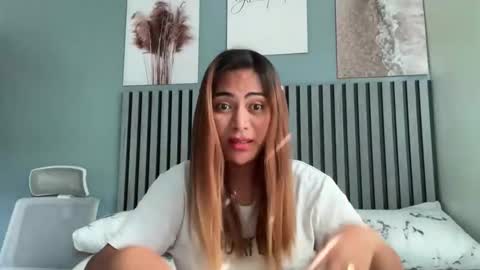 katiefrox  online show from 10-31-25, 12:22