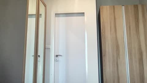 Katie online show from 03-10-26, 02:27