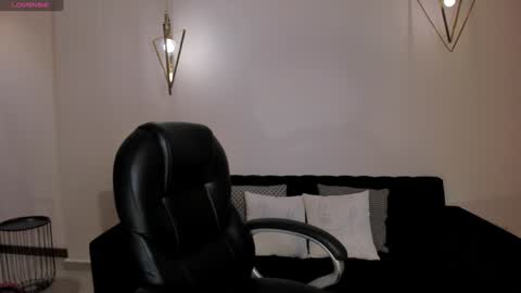 Kate Stonne online show from 01-21-25, 03:04