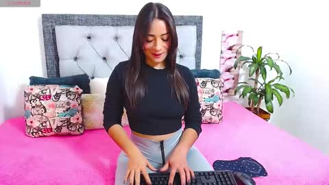 Snapshot of katikloving chatting on 01-06-26, 09:35 Follow Instagram katikloving online show from 01-06-26, 09:35