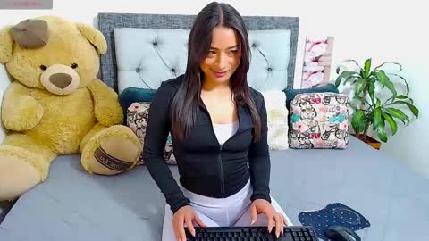 Snapshot of katikloving chatting on 03-10-26, 07:13 Follow Instagram katikloving online show from 03-10-26, 07:13