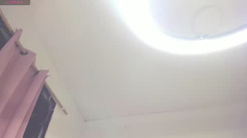 Snapshot of katitaluxury_hot chatting on 06-11-26, 01:27 katitaluxury_hot online show from 06-11-26, 01:27