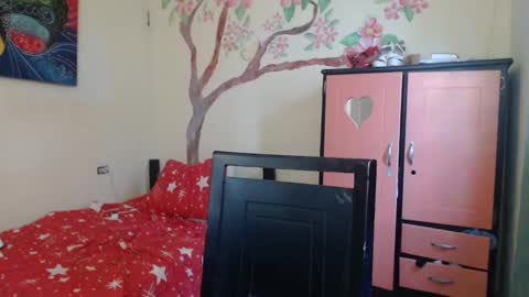 Snapshot of katiusca_horny2 chatting on 11-11-25, 01:33 katiusca_horny2 online show from 11-11-25, 01:33