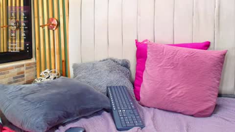 K A T L Y N  online show from 02-08-25, 10:29