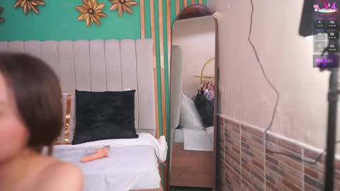 K A T L Y N  online show from 09-24-25, 07:17