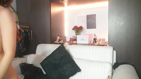 K A T L Y N  online show from 04-02-26, 05:21