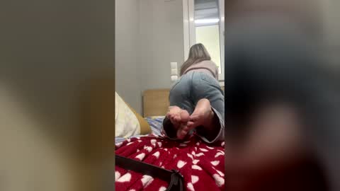 EMO online show from 02-05-26, 10:42