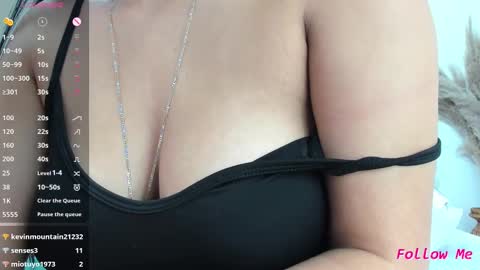 Snapshot of katriana_sex chatting on 02-23-25, 10:31 Katriana online show from 02-23-25, 10:31