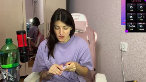 Snapshot of katrin_kristal chatting on 01-25-25, 09:35 naked in pvt show 100 tk online show from 01-25-25, 09:35