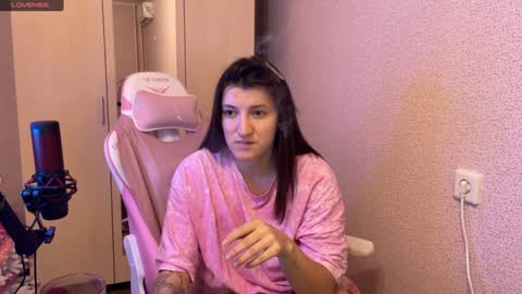 Snapshot of katrin_kristal chatting on 01-30-25, 02:58 naked in pvt show 100 tk online show from 01-30-25, 02:58