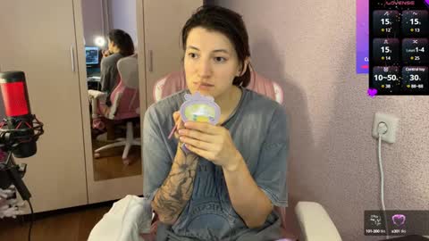 Snapshot of katrin_kristal chatting on 02-04-25, 10:54 naked in pvt show 100 tk online show from 02-04-25, 10:54