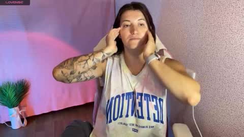 Snapshot of katrin_kristal chatting on 09-30-25, 11:04 naked in pvt show 100 tk online show from 09-30-25, 11:04