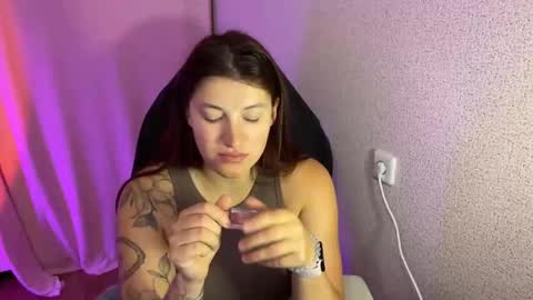 Snapshot of katrin_kristal chatting on 10-17-25, 07:16 naked in pvt show 100 tk online show from 10-17-25, 07:16