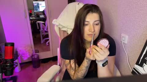 Snapshot of katrin_kristal chatting on 11-03-25, 03:13 naked in pvt show 100 tk online show from 11-03-25, 03:13