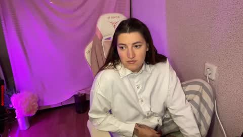 Snapshot of katrin_kristal chatting on 11-15-25, 06:26 naked in pvt show 100 tk online show from 11-15-25, 06:26