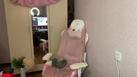 Snapshot of katrin_kristal chatting on 11-23-25, 09:14 naked in pvt show 100 tk online show from 11-23-25, 09:14