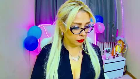 Snapshot of katrinacharm chatting on 09-22-25, 06:15 katrinacharm online show from 09-22-25, 06:15