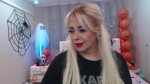 Snapshot of katrinacharm chatting on 10-13-25, 12:16 katrinacharm online show from 10-13-25, 12:16