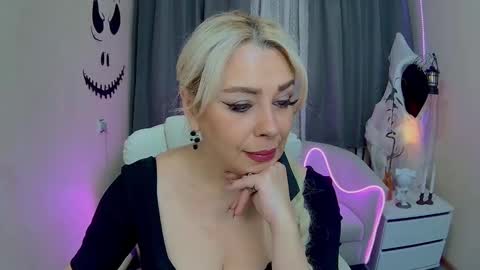 Snapshot of katrinacharm chatting on 10-23-25, 06:56 katrinacharm online show from 10-23-25, 06:56