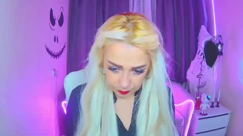 Snapshot of katrinacharm chatting on 11-02-25, 07:11 katrinacharm online show from 11-02-25, 07:11