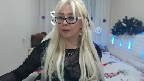 Snapshot of katrinacharm chatting on 12-03-25, 02:37 katrinacharm online show from 12-03-25, 02:37