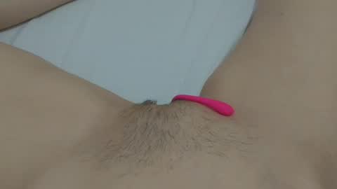 Snapshot of katrinna_arinna chatting on 01-14-25, 01:17 katrina dont forget to give me thumbs up online show from 01-14-25, 01:17