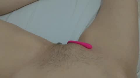 Snapshot of katrinna_arinna chatting on 01-23-25, 01:13 katrina dont forget to give me thumbs up online show from 01-23-25, 01:13