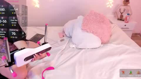 Snapshot of katta_giil chatting on 12-05-25, 01:52 Katta online show from 12-05-25, 01:52