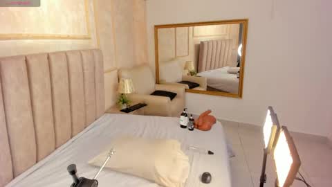 Katerine online show from 05-06-26, 03:57