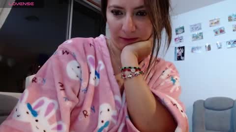 Snapshot of kattie_love chatting on 02-22-25, 10:07 kattie online show from 02-22-25, 10:07