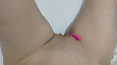 Snapshot of kattrinah_nikitta chatting on 09-25-25, 07:17 nikitta online show from 09-25-25, 07:17