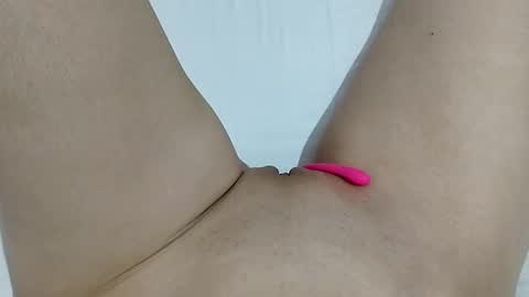 Snapshot of kattrinah_nikitta chatting on 10-03-25, 09:23 nikitta online show from 10-03-25, 09:23