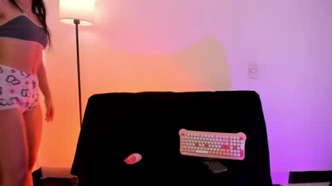 Snapshot of katty__0 chatting on 06-17-26, 02:51 katty__0 online show from 06-17-26, 02:51
