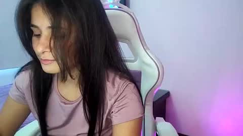 Snapshot of katty_rain1 chatting on 10-30-25, 10:10 katherin online show from 10-30-25, 10:10