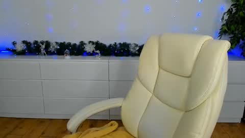 Katty online show from 12-19-25, 06:42