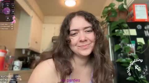 Snapshot of katxxgolding chatting on 11-08-25, 10:52 Princesse Kat online show from 11-08-25, 10:52