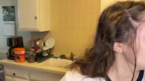 Snapshot of katxxgolding chatting on 11-19-25, 07:47 Princesse Kat online show from 11-19-25, 07:47