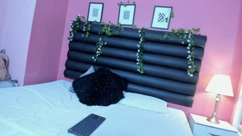 Snapshot of katy_contreras chatting on 12-31-24, 12:54 katy_contreras online show from 12-31-24, 12:54