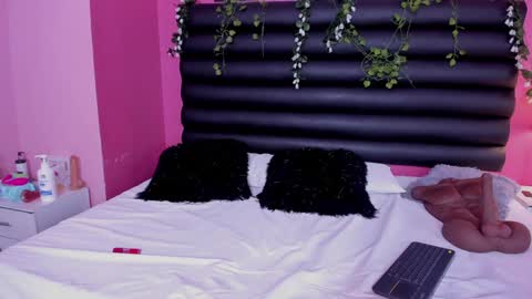 Snapshot of katy_contreras chatting on 01-18-25, 02:12 katy_contreras online show from 01-18-25, 02:12