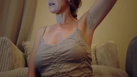 Snapshot of katy_mmm chatting on 05-01-26, 12:04 Katy online show from 05-01-26, 12:04