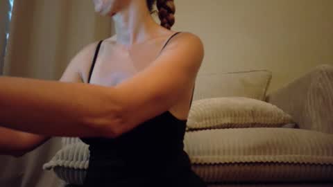 Snapshot of katy_mmm chatting on 05-04-26, 11:01 Katy online show from 05-04-26, 11:01