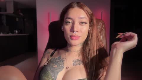 Snapshot of katy_monrroy chatting on 01-10-25, 10:06 Emily online show from 01-10-25, 10:06