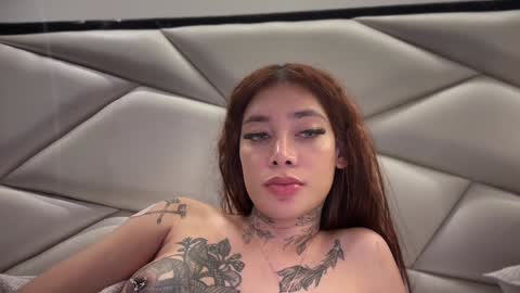 Snapshot of katy_monrroy chatting on 01-22-25, 05:48 Emily online show from 01-22-25, 05:48