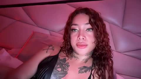 Snapshot of katy_monrroy chatting on 10-02-25, 02:40 Emily online show from 10-02-25, 02:40