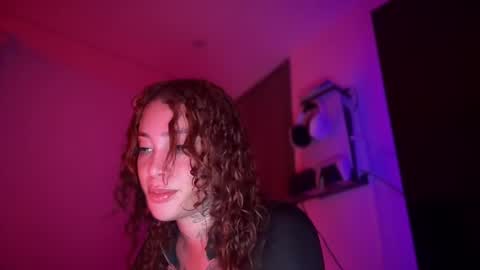 Snapshot of katy_monrroy chatting on 10-09-25, 12:19 Emily online show from 10-09-25, 12:19