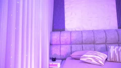 Snapshot of katy_rios_ chatting on 12-14-25, 11:59 Katy online show from 12-14-25, 11:59