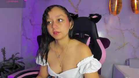 Snapshot of katy_sweet19 chatting on 05-10-26, 10:31 Katy online show from 05-10-26, 10:31
